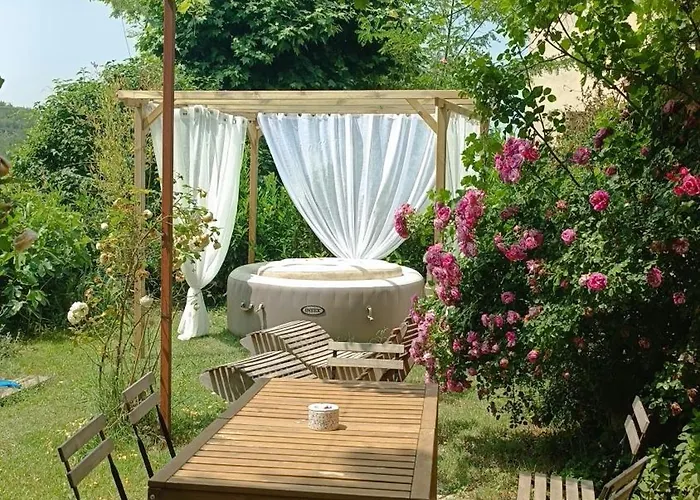 Holiday home Jolie Maisonnette *